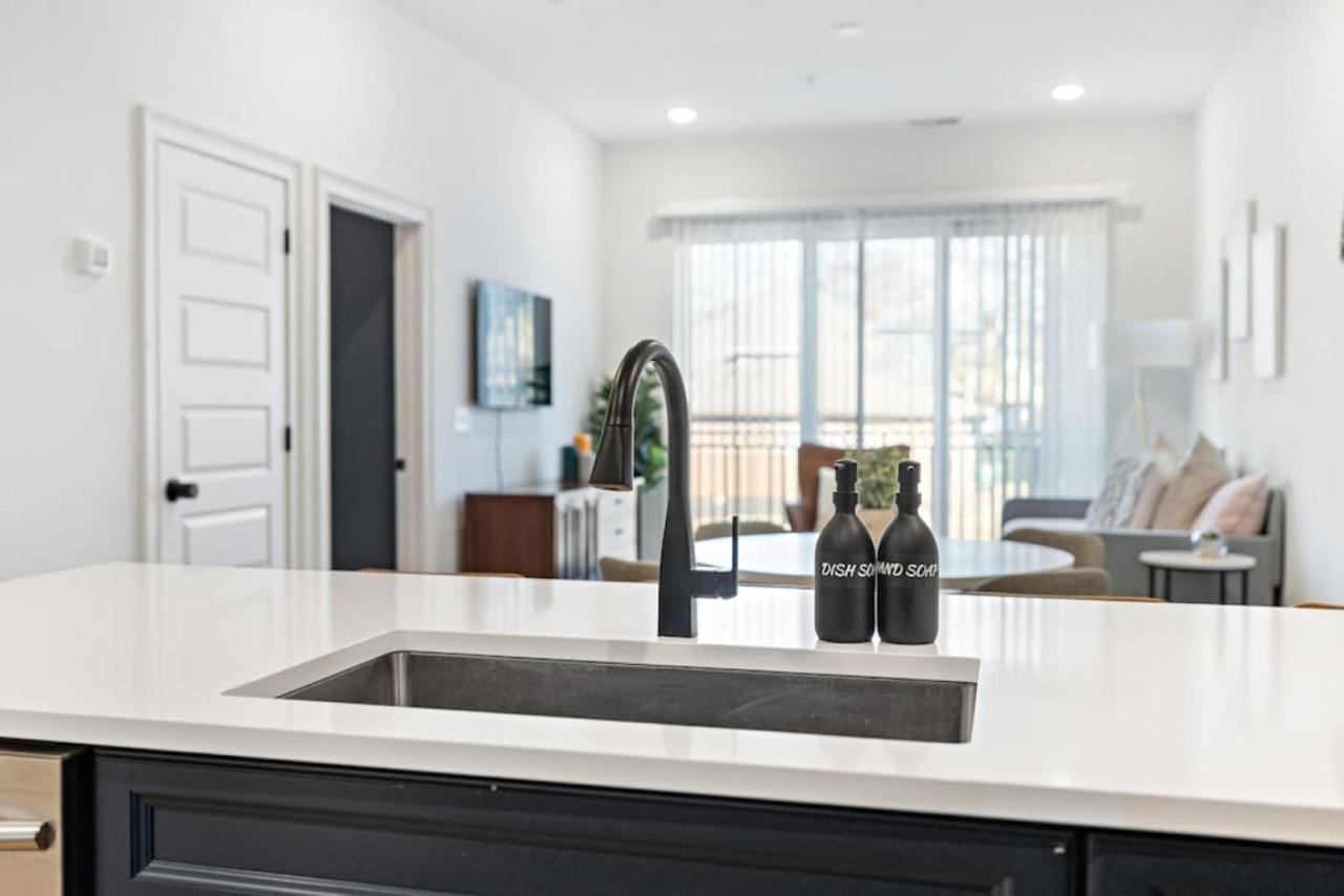 Modern Nashville Condo 5 Beds -3 Miles To Downtown Εξωτερικό φωτογραφία