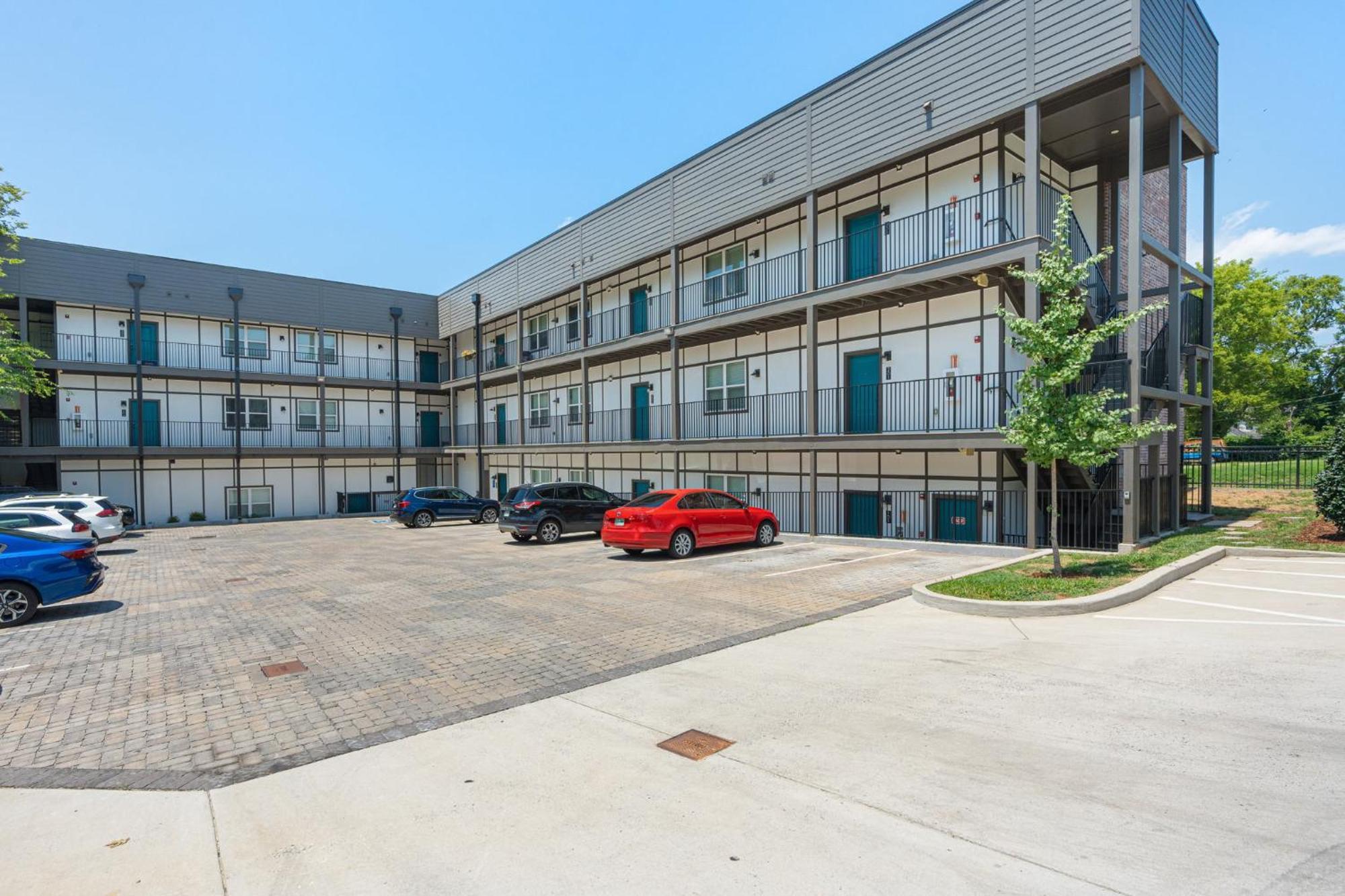 Modern Nashville Condo 5 Beds -3 Miles To Downtown Εξωτερικό φωτογραφία